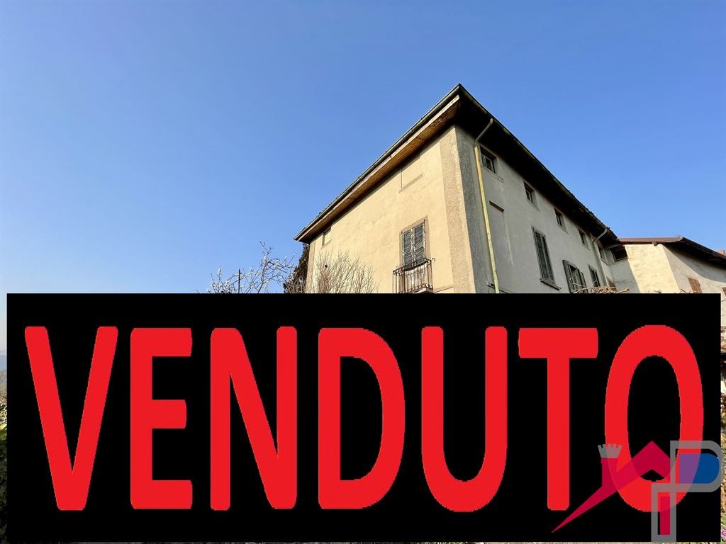 Porzione di cascinale panoramicissimo